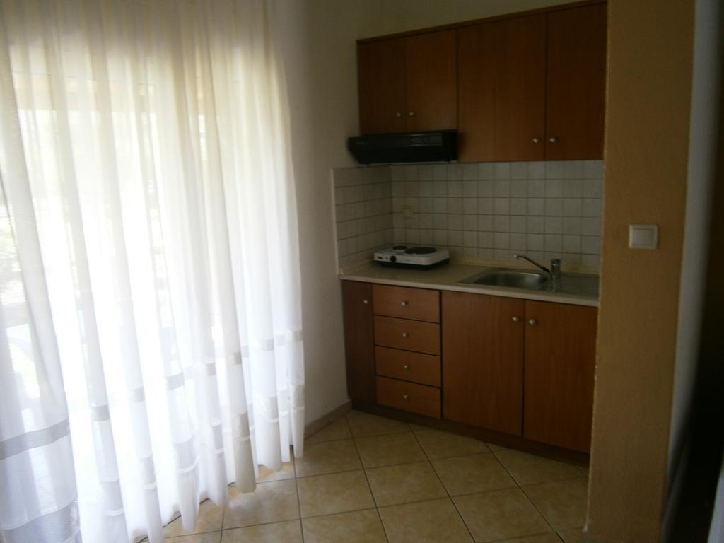 Kiparissis Apartments Kriopigi Buitenkant foto