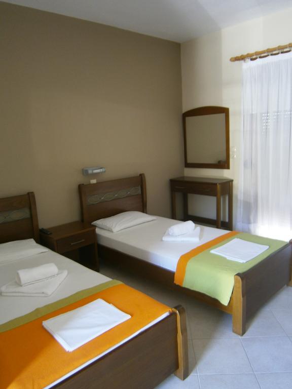 Kiparissis Apartments Kriopigi Buitenkant foto
