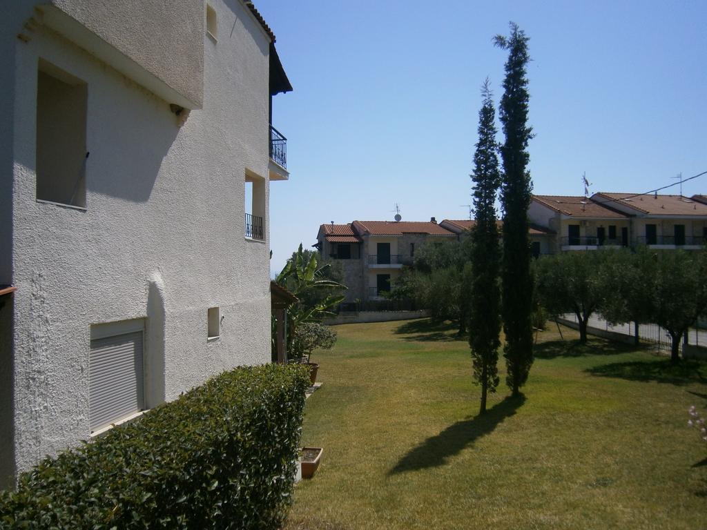 Kiparissis Apartments Kriopigi Buitenkant foto