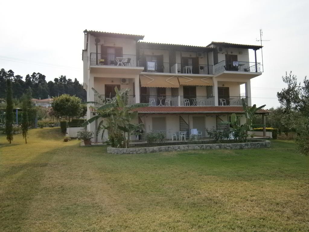 Kiparissis Apartments Kriopigi Buitenkant foto